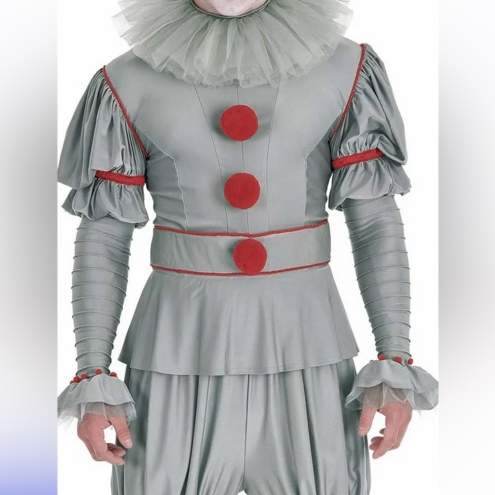 Medium large man Clown Costume in Silver and Red
Pennywise Adult